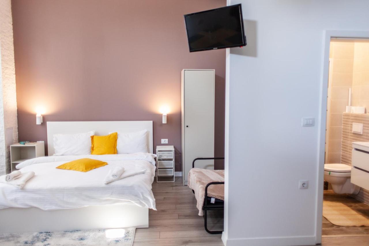 Modern Studio In The Heart Of Iasi Exterior photo