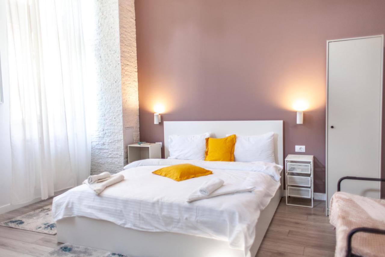 Modern Studio In The Heart Of Iasi Exterior photo